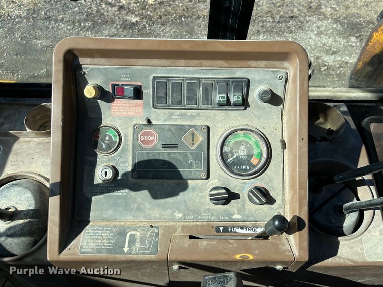 image for item LA9791 1992 John Deere 310D  backhoe