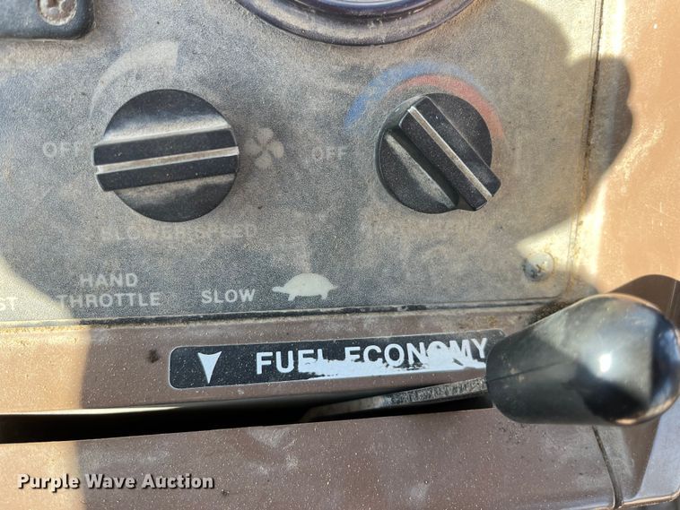 image for item LA9791 1992 John Deere 310D  backhoe