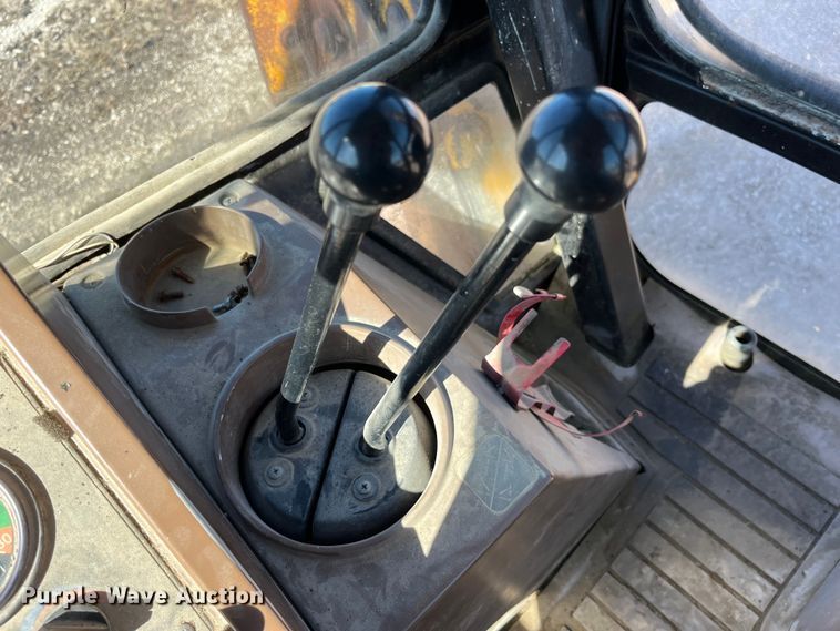 image for item LA9791 1992 John Deere 310D  backhoe