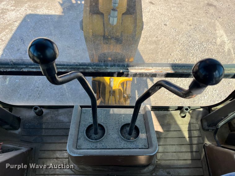 image for item LA9791 1992 John Deere 310D  backhoe