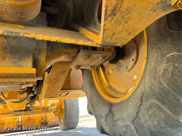 image for item LA9791 1992 John Deere 310D  backhoe