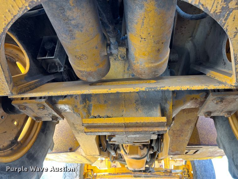 image for item LA9791 1992 John Deere 310D  backhoe