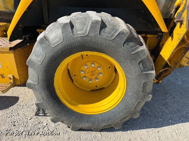 image for item LA9791 1992 John Deere 310D  backhoe