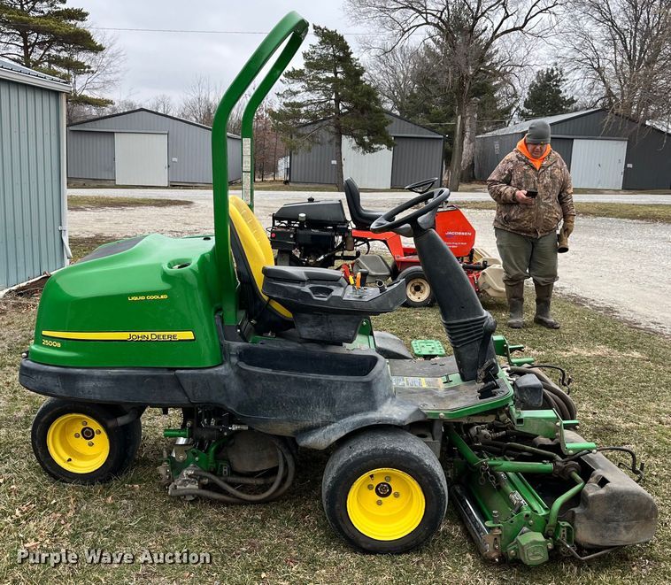 image for item LA9802 John Deere 2500B  reel mower