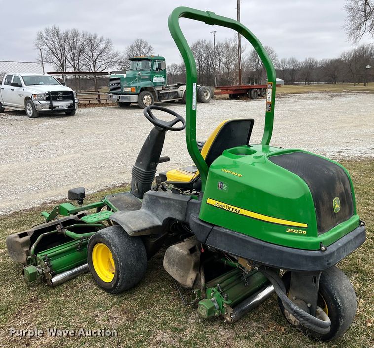 image for item LA9802 John Deere 2500B  reel mower