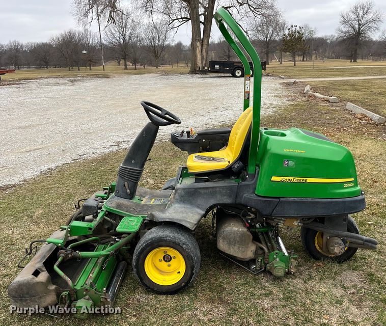 image for item LA9802 John Deere 2500B  reel mower