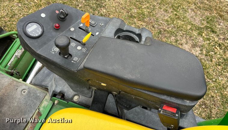 image for item LA9802 John Deere 2500B  reel mower