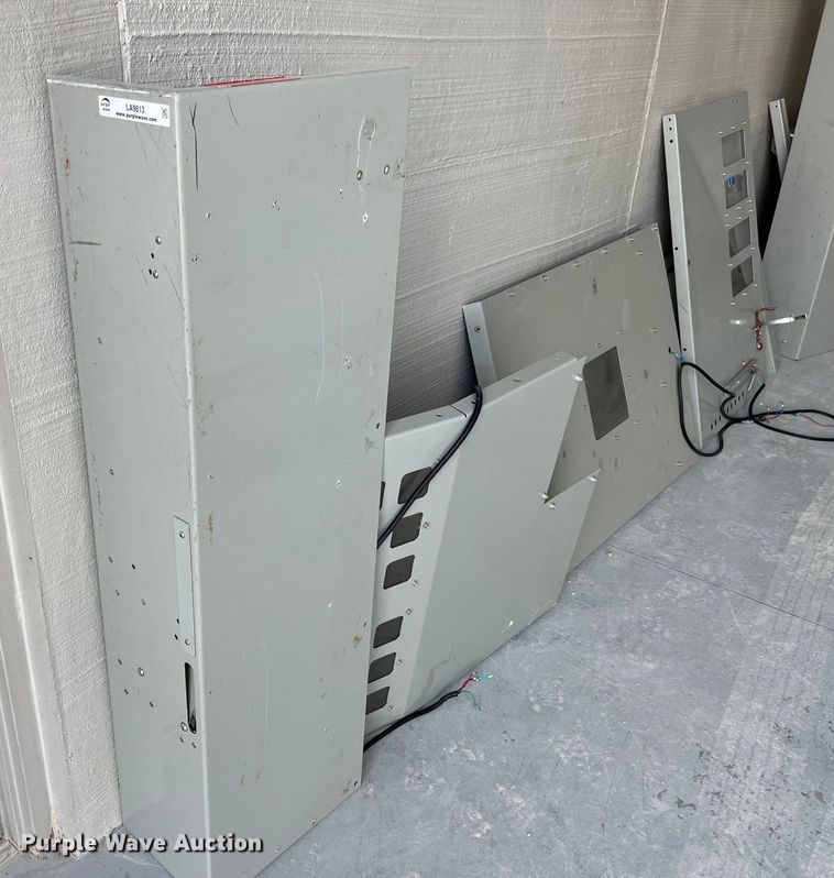 image for item LA9813 Bob Barker Van Cell  prisoner transport kit