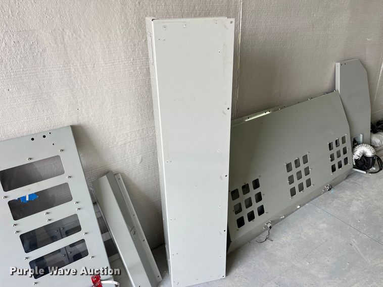 image for item LA9813 Bob Barker Van Cell  prisoner transport kit