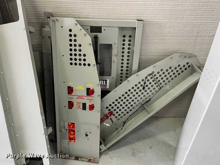 image for item LA9813 Bob Barker Van Cell  prisoner transport kit