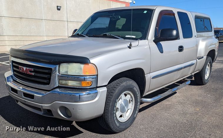 image for item LF9645 2004 GMC Sierra 1500  Ext. Cab pickup truck