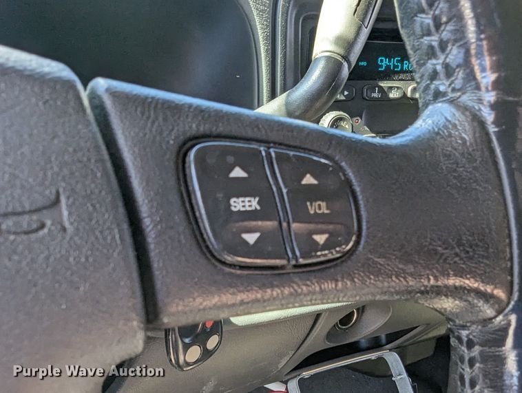 image for item LF9645 2004 GMC Sierra 1500  Ext. Cab pickup truck