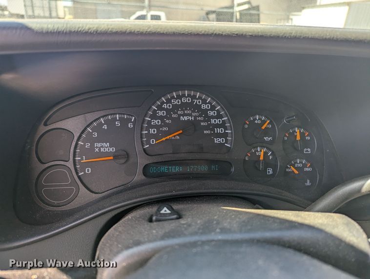 image for item LF9645 2004 GMC Sierra 1500  Ext. Cab pickup truck