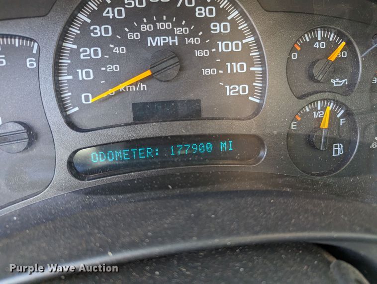 image for item LF9645 2004 GMC Sierra 1500  Ext. Cab pickup truck