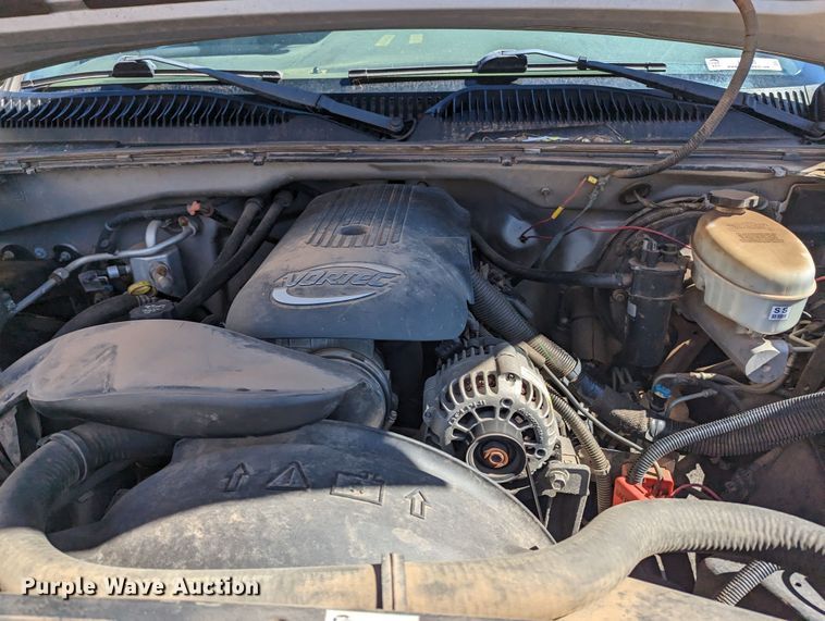 image for item LF9645 2004 GMC Sierra 1500  Ext. Cab pickup truck