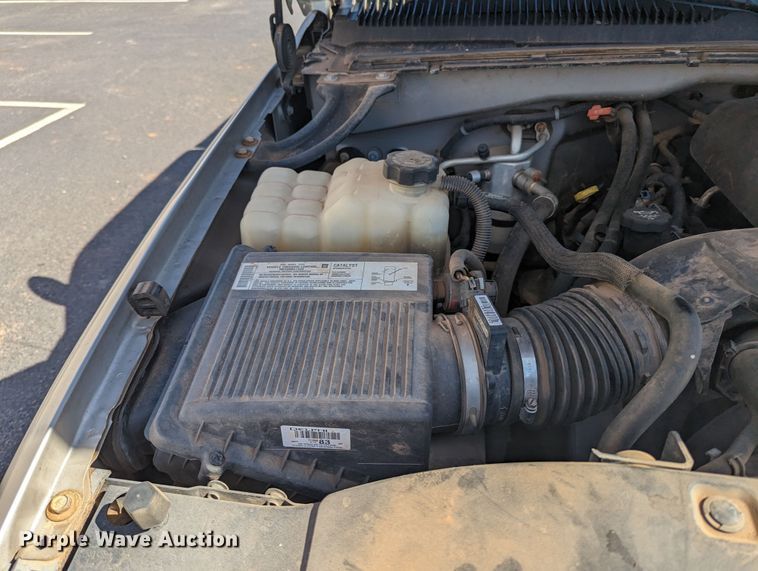 image for item LF9645 2004 GMC Sierra 1500  Ext. Cab pickup truck