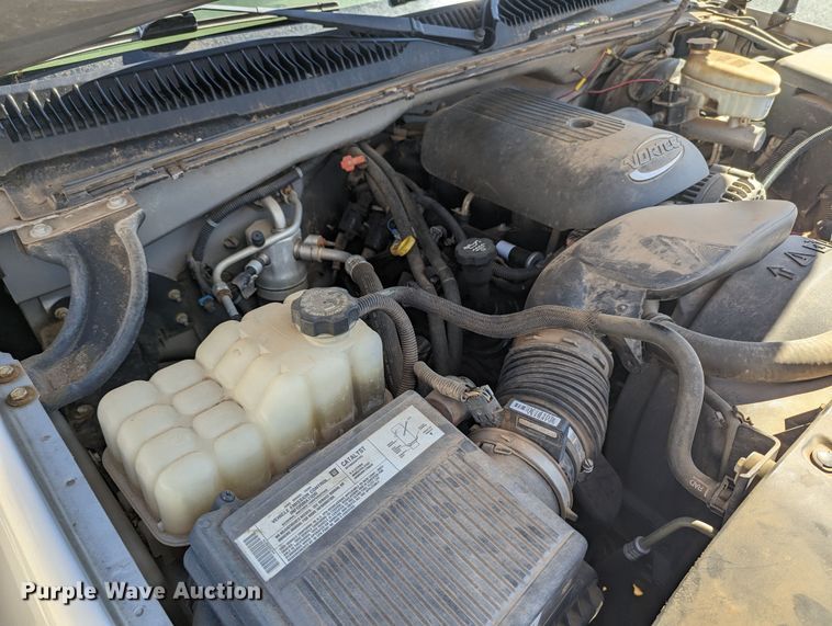 image for item LF9645 2004 GMC Sierra 1500  Ext. Cab pickup truck