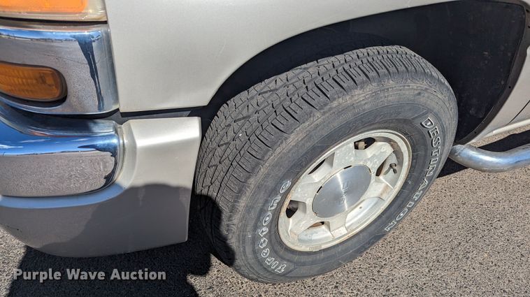 image for item LF9645 2004 GMC Sierra 1500  Ext. Cab pickup truck