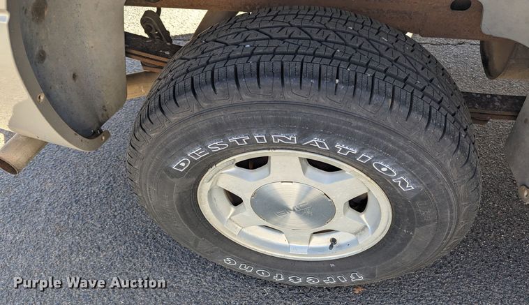 image for item LF9645 2004 GMC Sierra 1500  Ext. Cab pickup truck