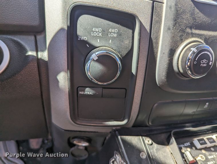 image for item LF9647 2015 Dodge Ram 1500  Crew Cab pickup truck