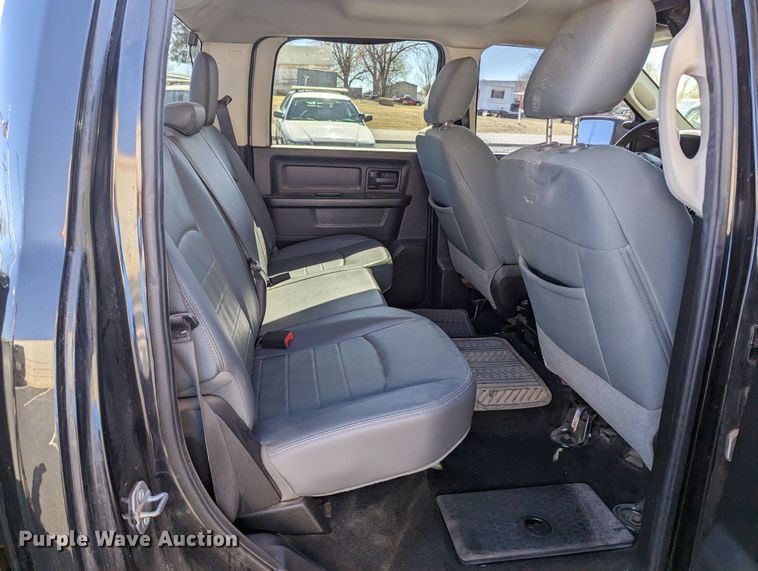 image for item LF9647 2015 Dodge Ram 1500  Crew Cab pickup truck