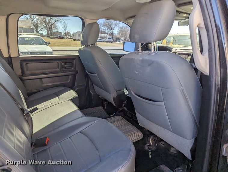 image for item LF9647 2015 Dodge Ram 1500  Crew Cab pickup truck