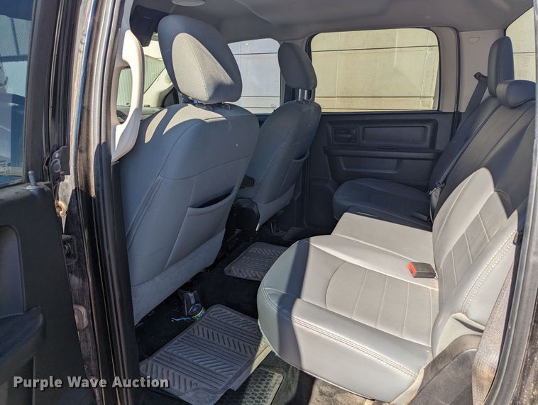 image for item LF9647 2015 Dodge Ram 1500  Crew Cab pickup truck