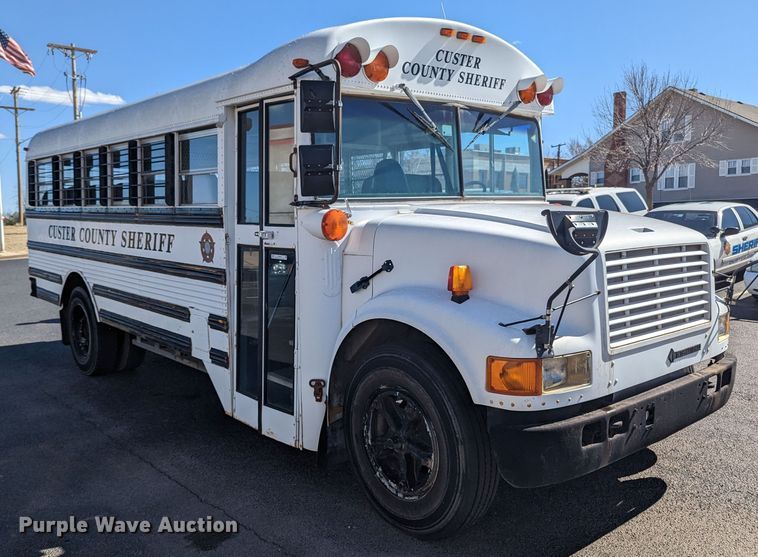 image for item LF9649 1994 International 3800  inmate transport bus