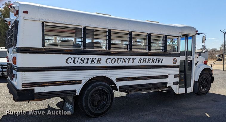 image for item LF9649 1994 International 3800  inmate transport bus