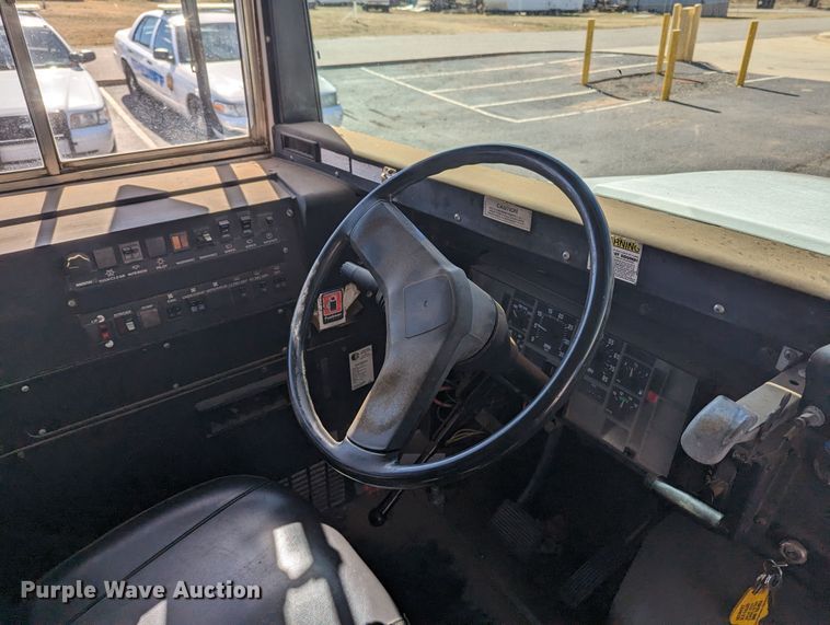 image for item LF9649 1994 International 3800  inmate transport bus