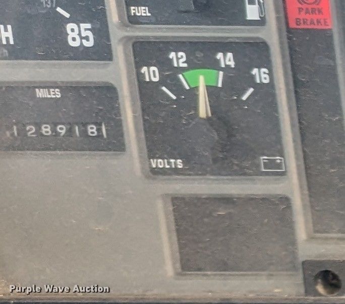 image for item LF9649 1994 International 3800  inmate transport bus