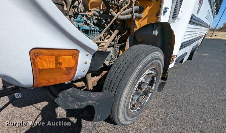 image for item LF9649 1994 International 3800  inmate transport bus