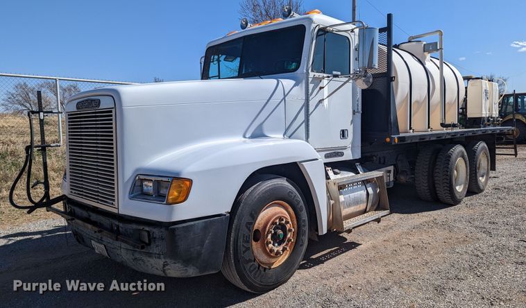 image for item LF9651 1994 Freightliner  flatbed truck