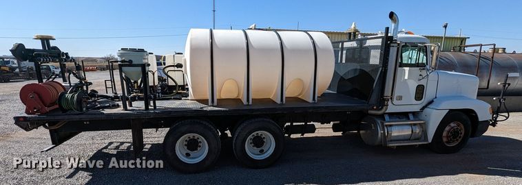 image for item LF9651 1994 Freightliner  flatbed truck