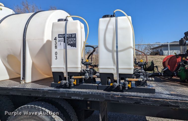 image for item LF9651 1994 Freightliner  flatbed truck