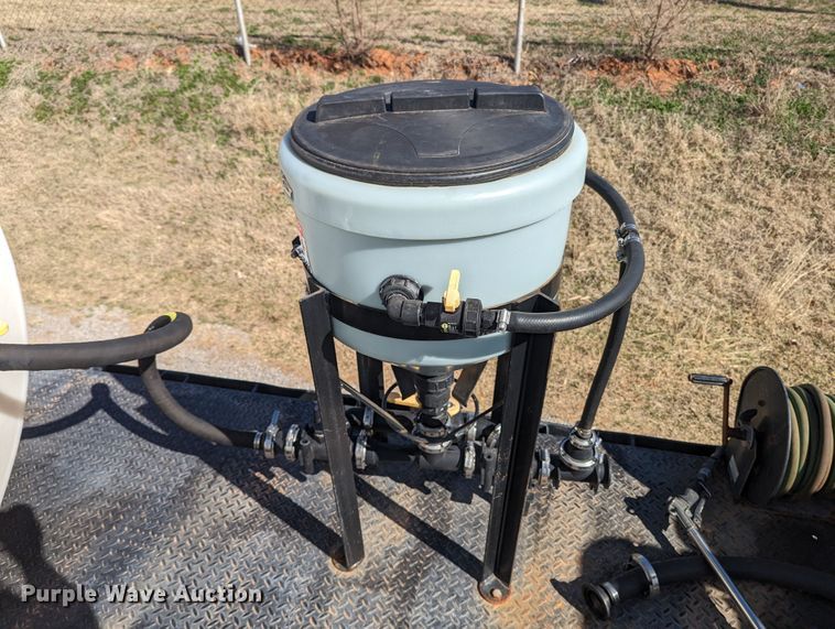 image for item LF9651 1994 Freightliner  flatbed truck