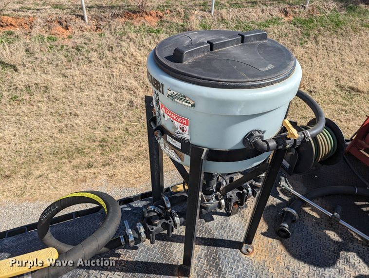 image for item LF9651 1994 Freightliner  flatbed truck