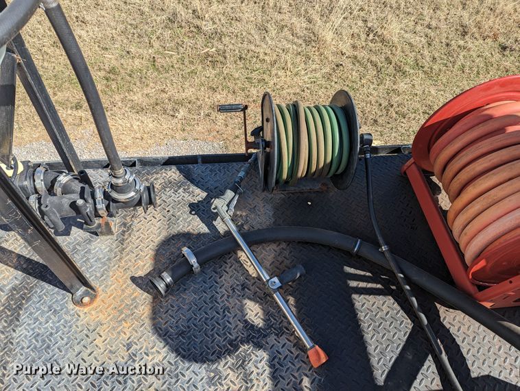 image for item LF9651 1994 Freightliner  flatbed truck