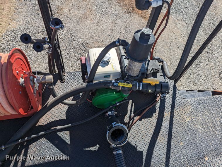 image for item LF9651 1994 Freightliner  flatbed truck