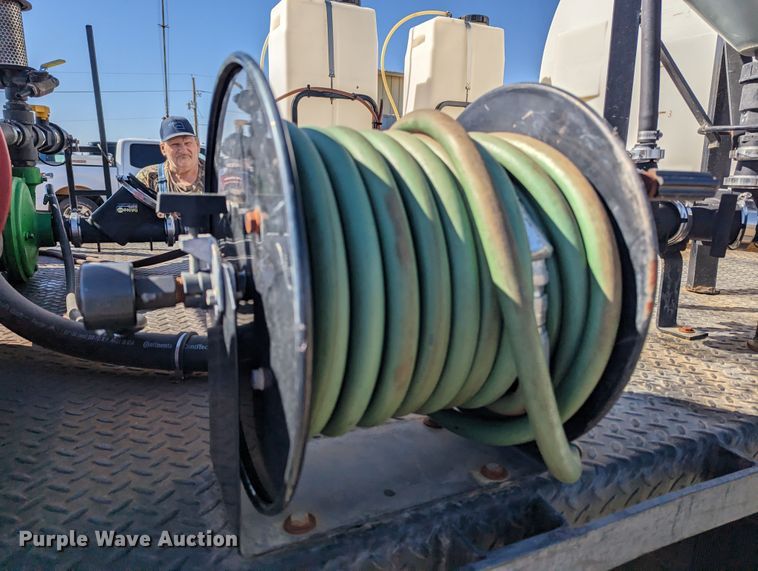 image for item LF9651 1994 Freightliner  flatbed truck