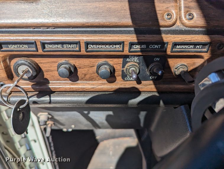 image for item LF9651 1994 Freightliner  flatbed truck