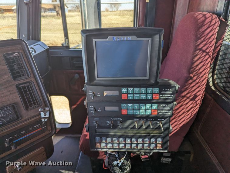 image for item LF9651 1994 Freightliner  flatbed truck