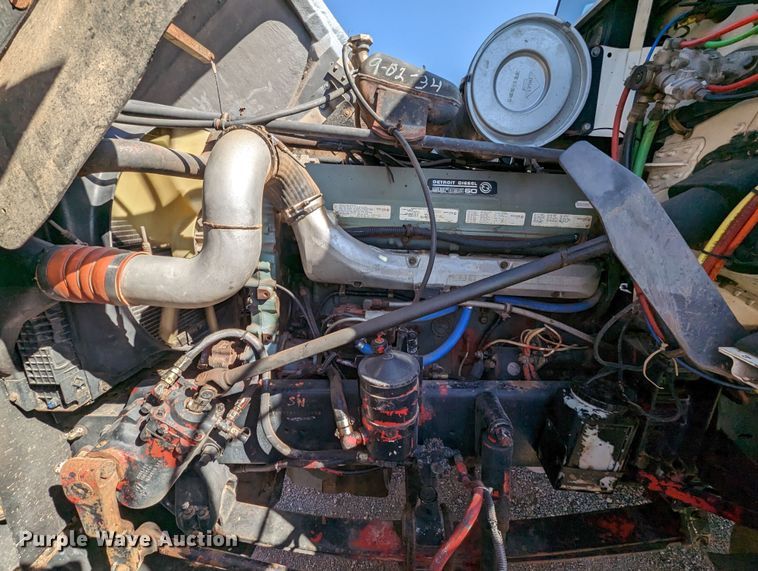 image for item LF9651 1994 Freightliner  flatbed truck