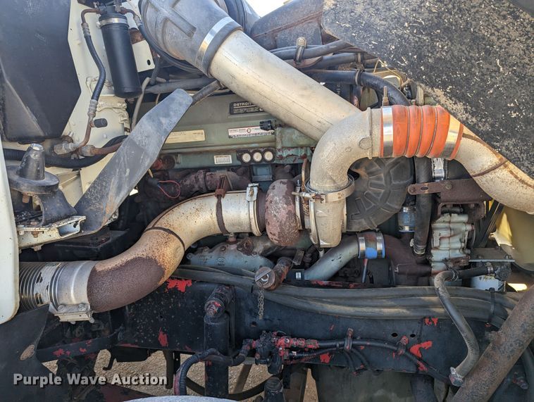 image for item LF9651 1994 Freightliner  flatbed truck