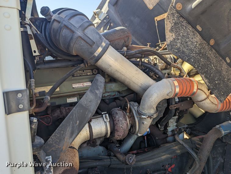 image for item LF9651 1994 Freightliner  flatbed truck