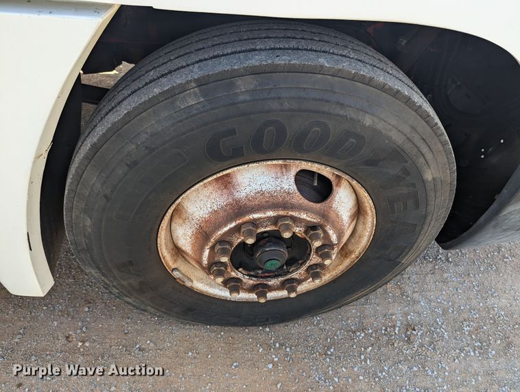 image for item LF9651 1994 Freightliner  flatbed truck