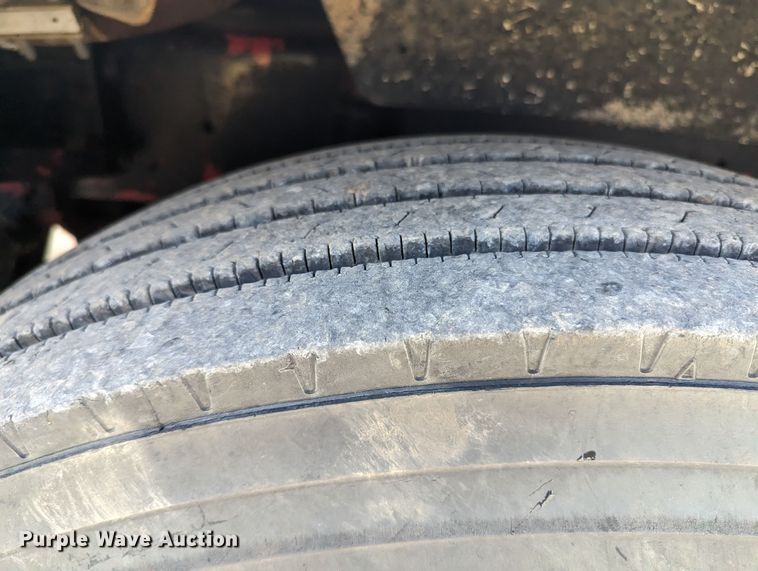 image for item LF9651 1994 Freightliner  flatbed truck