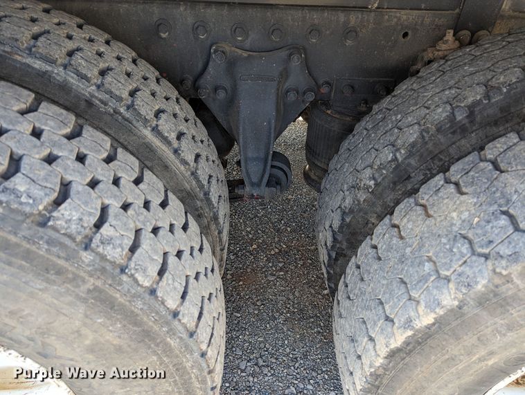 image for item LF9651 1994 Freightliner  flatbed truck