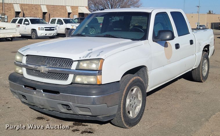 image for item LG9522 2005 Chevrolet Silverado 1500  Crew Cab pickup truck