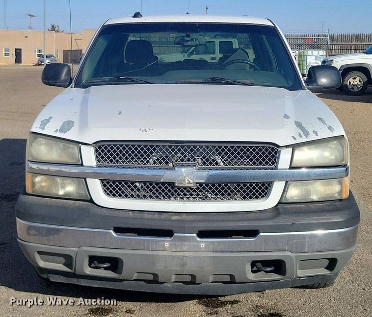 image for item LG9522 2005 Chevrolet Silverado 1500  Crew Cab pickup truck